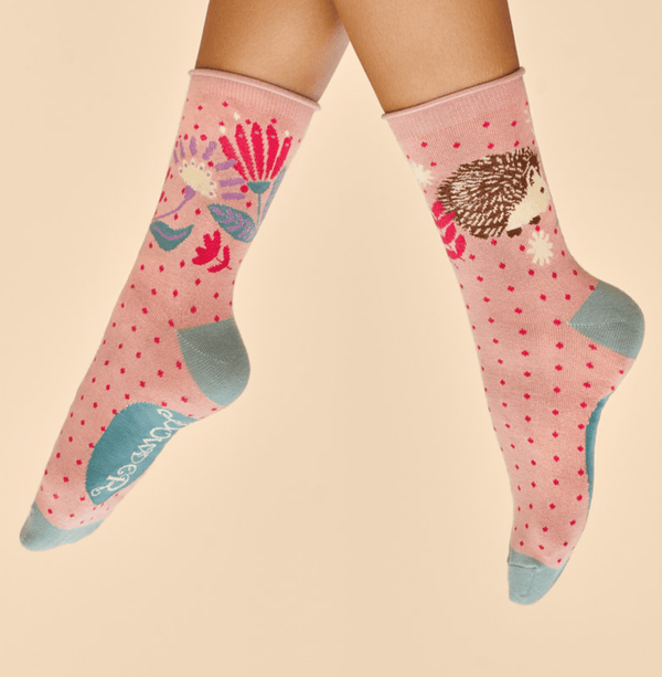 Powder Hedgehog Hunting in Leaves Ankle Socks - Petal